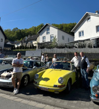 Oldtimer auf dem Hotelparkplatz vor der Ochsentour 2025